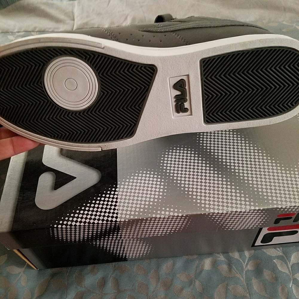 Brand new sneakers. Hot new item - Picture 5 of 6